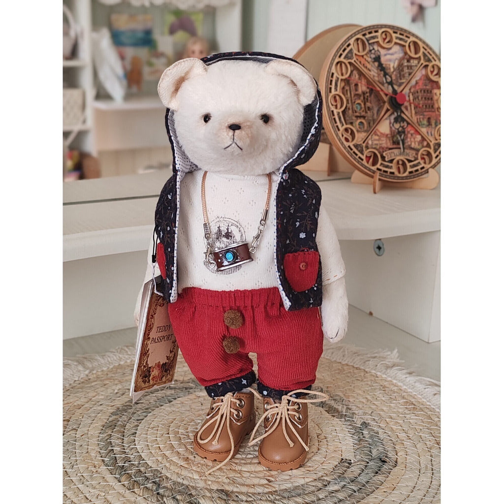 Teddy by Anna Stepanian