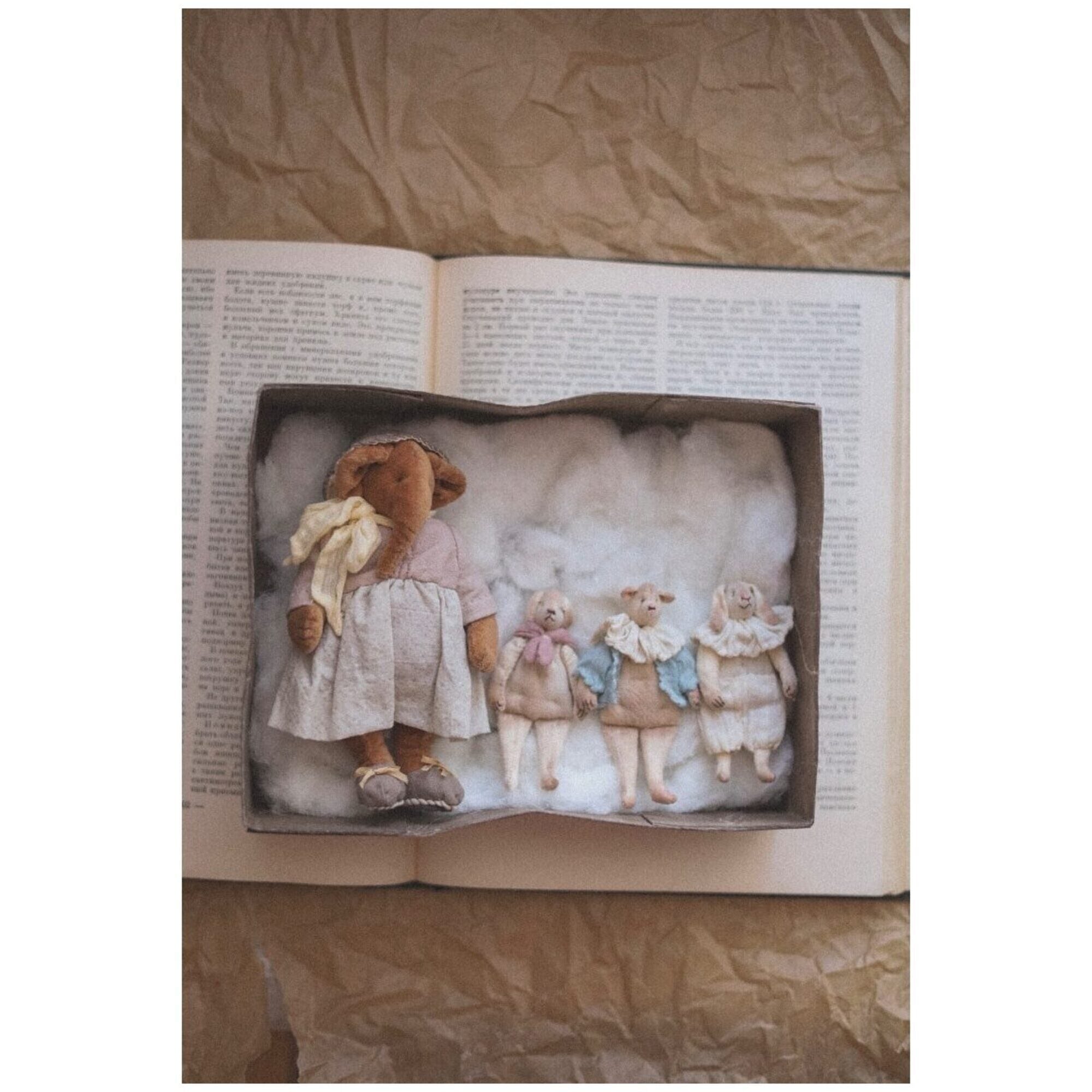 Vintage Textile Toys «In the palms of Ellie»