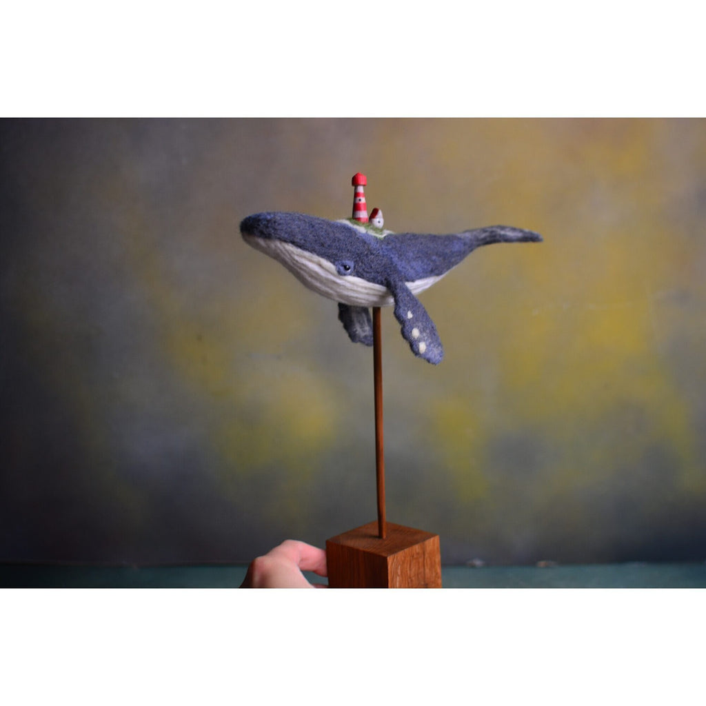 Collectible figurine "Whale with Lighthouse"