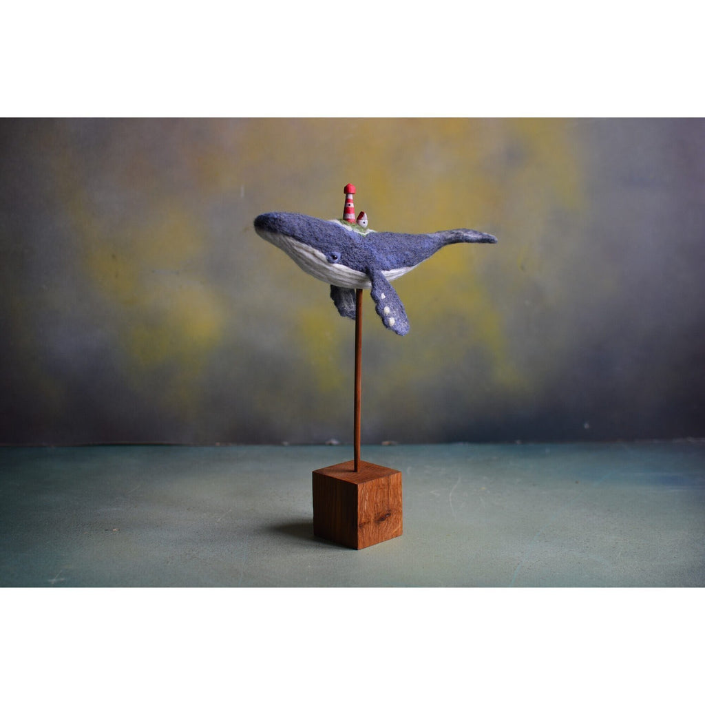 Collectible figurine "Whale with Lighthouse"