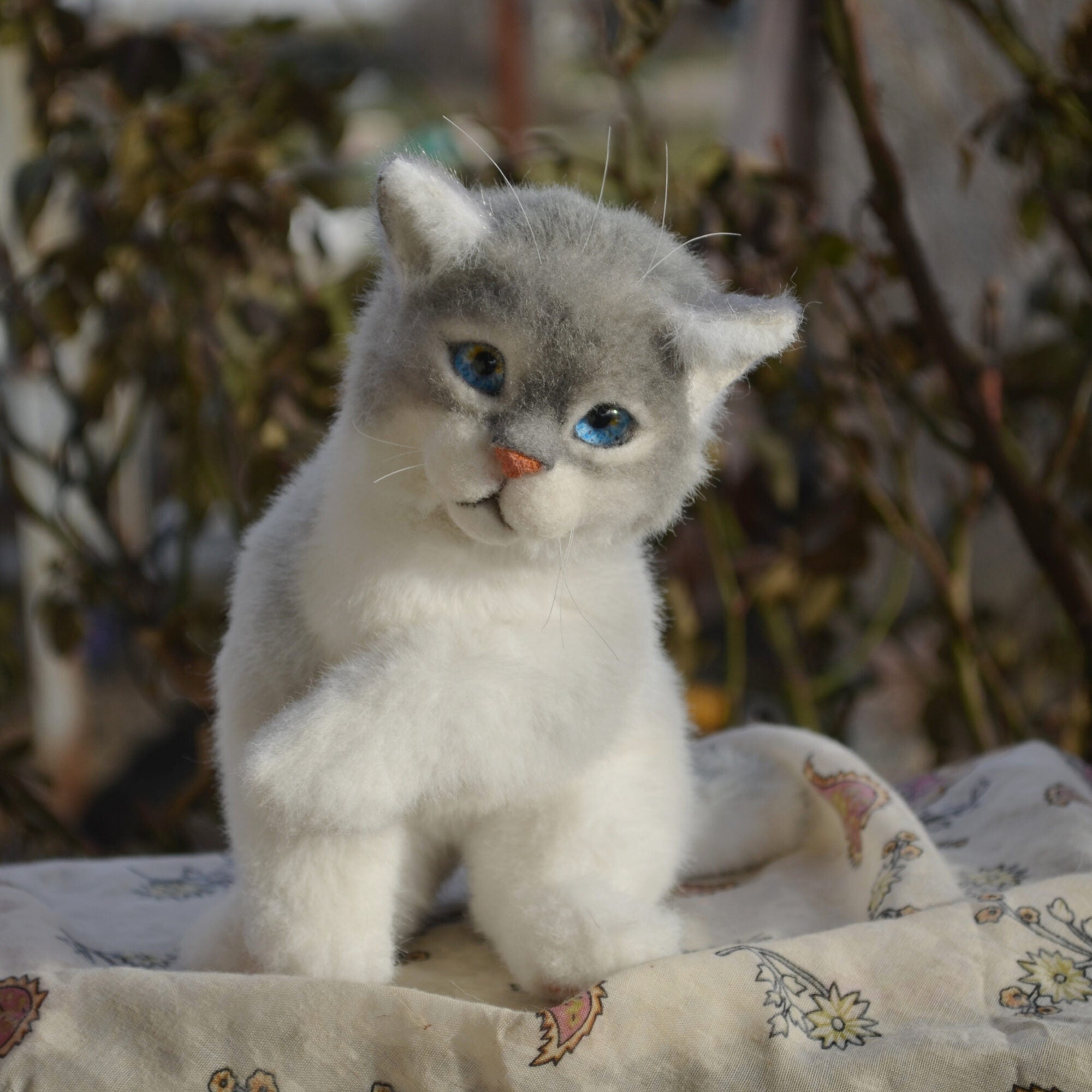 Котёнок игрушка ручной работы.