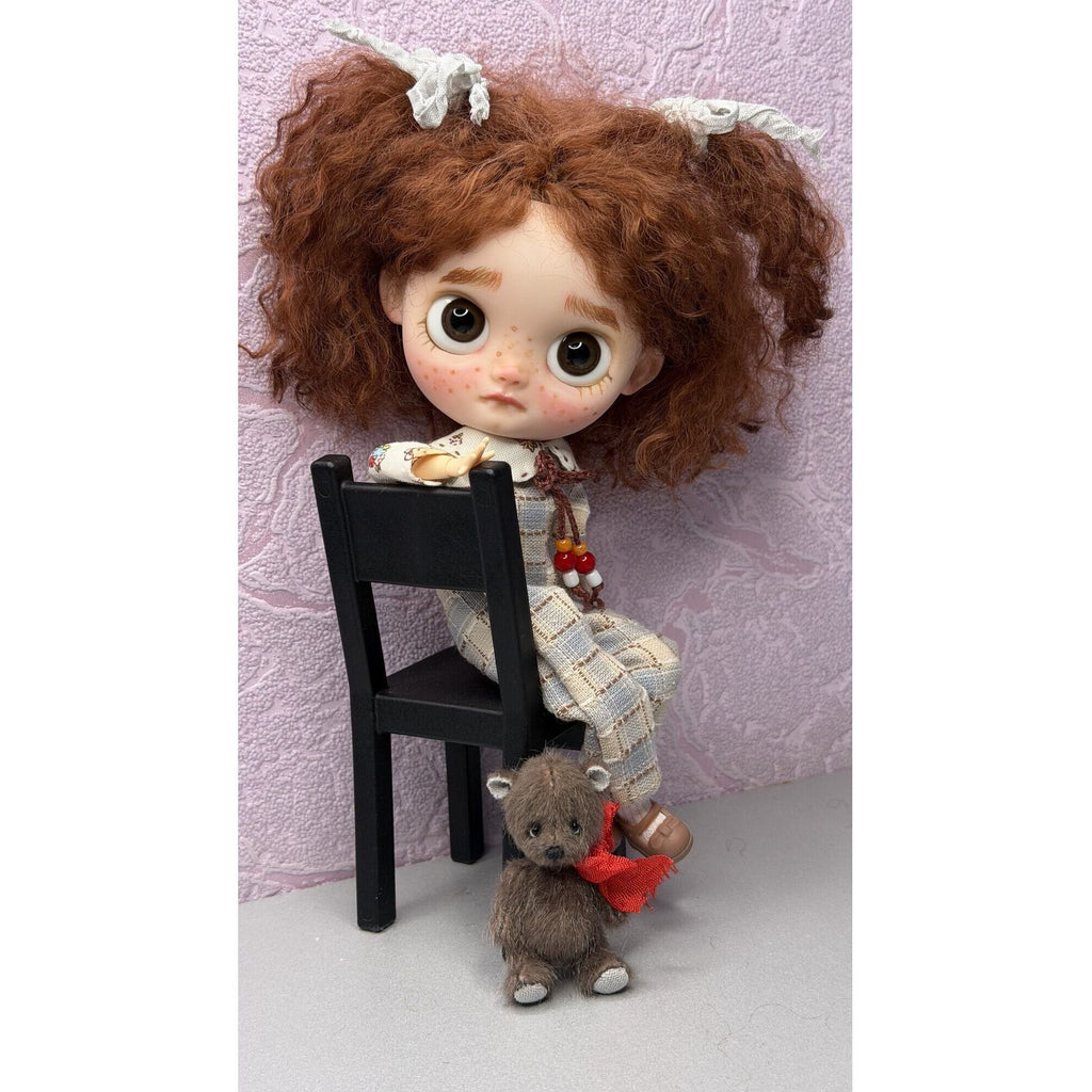 Blythe midi doll.