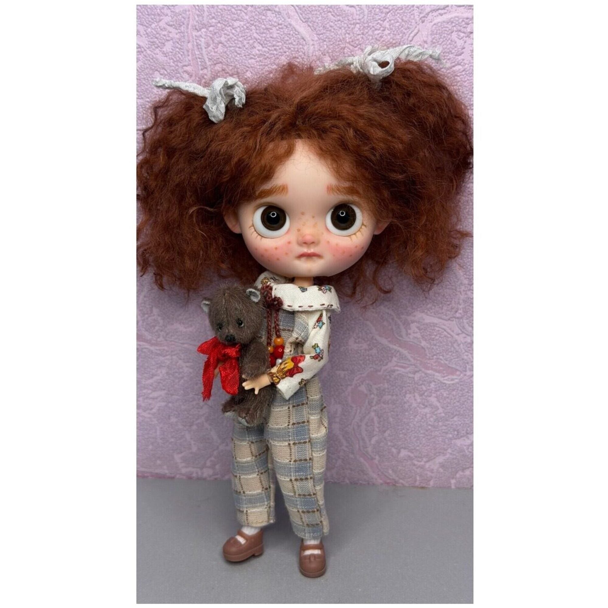 Blythe midi doll.