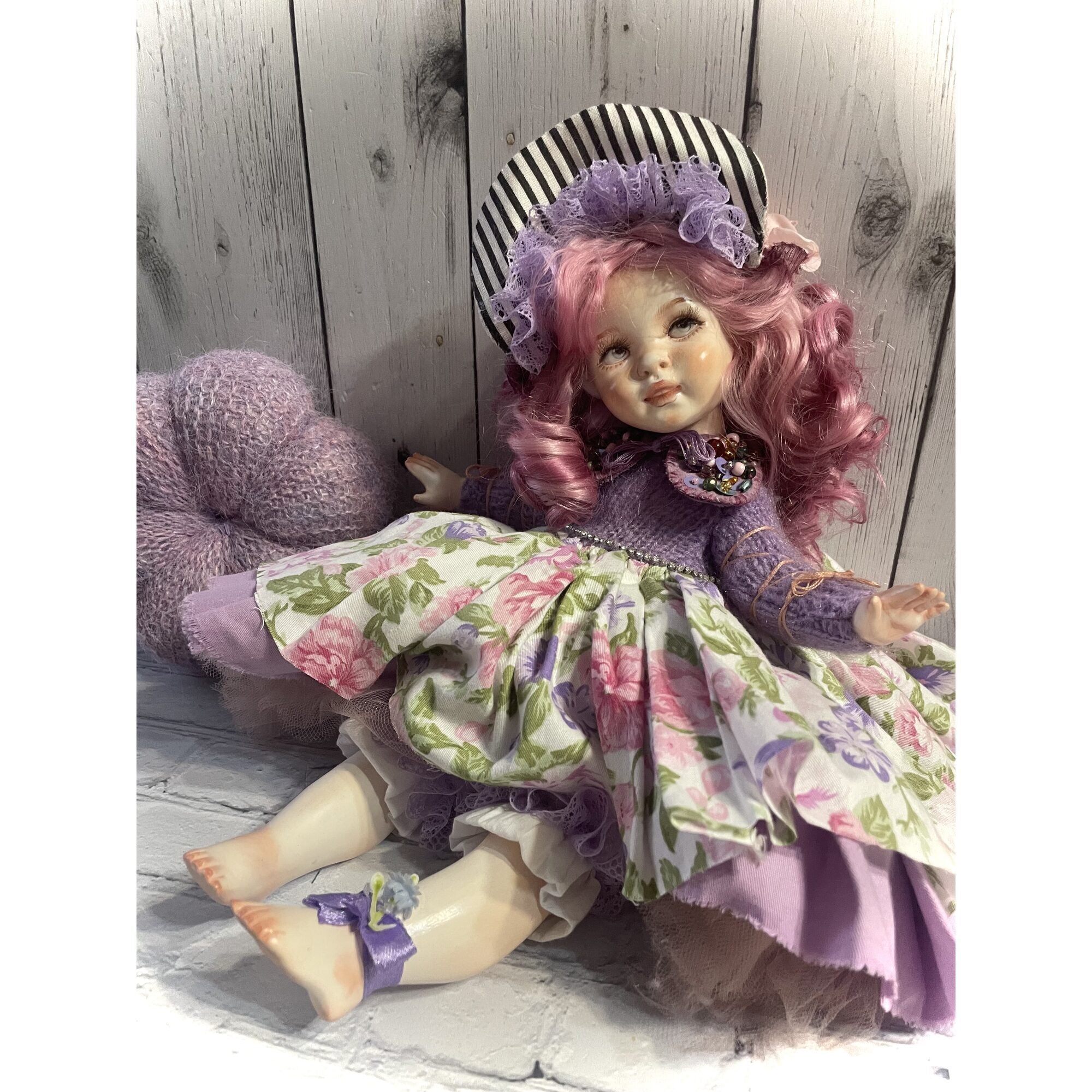 Collectible porcelain doll "Mona".