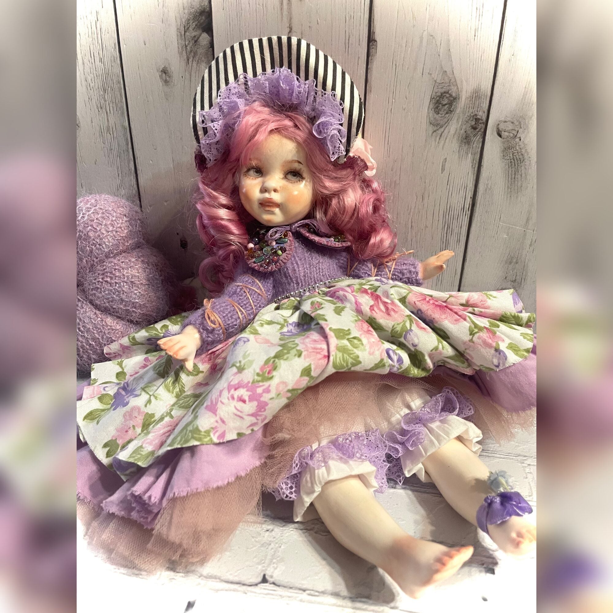 Collectible porcelain doll "Mona".